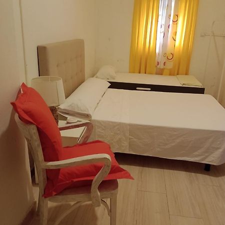 Aurora Room With Private Bathroom Alicante Exterior photo
