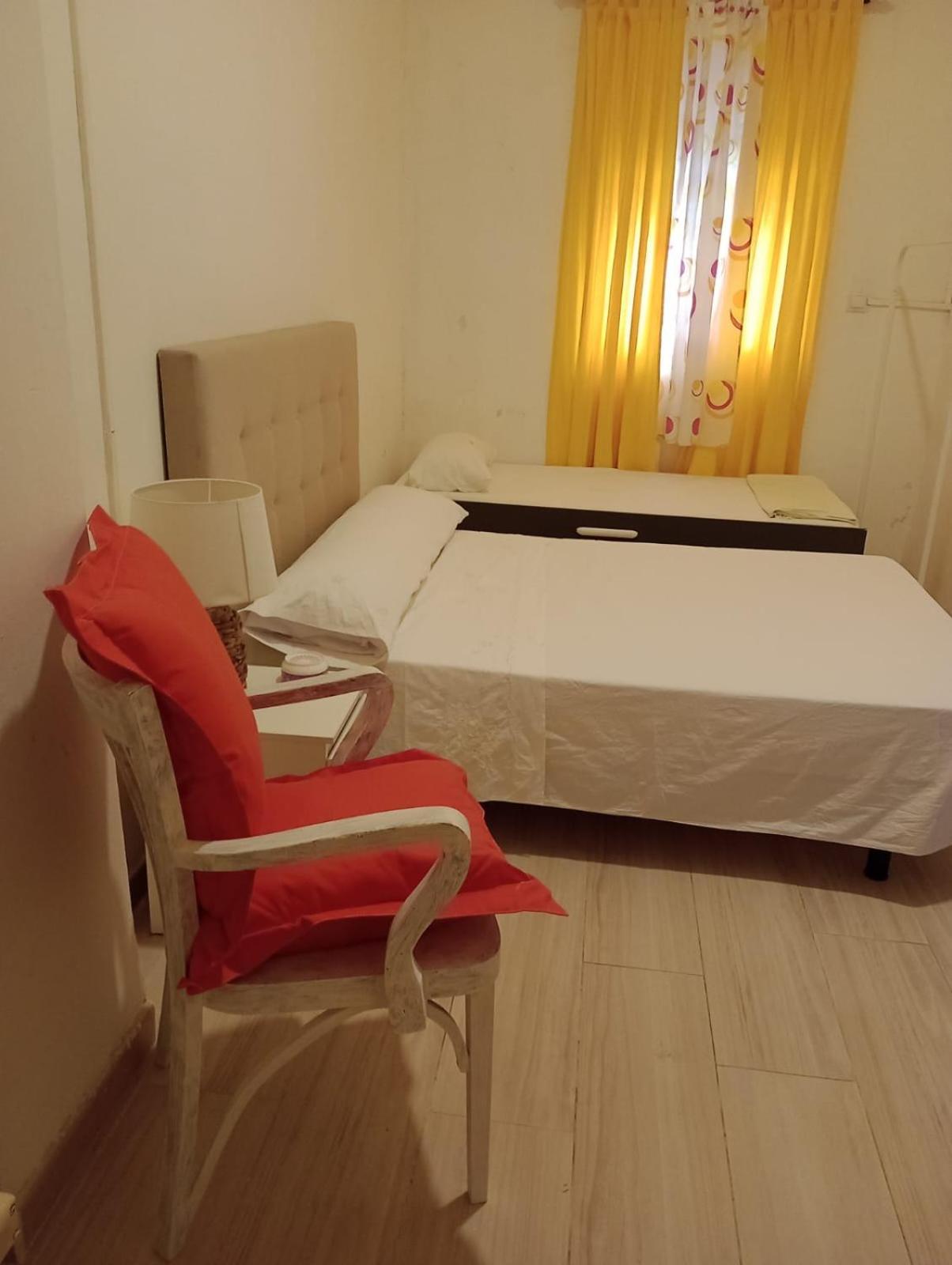 Aurora Room With Private Bathroom Alicante Exterior photo